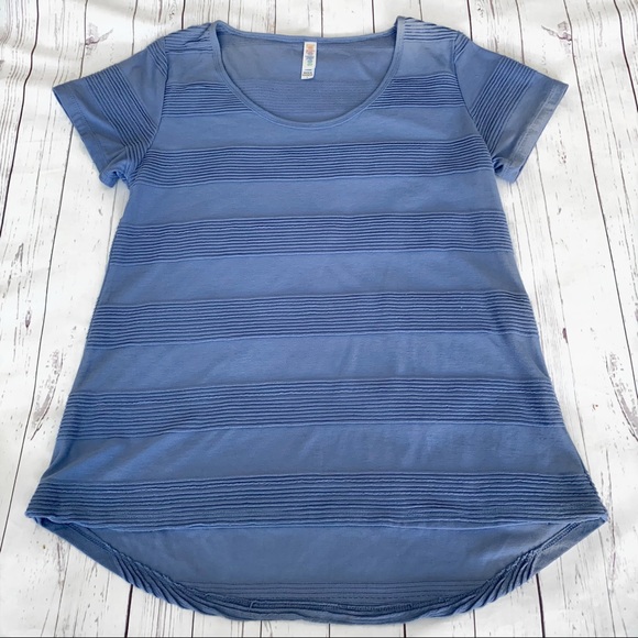 ⬇️🌹 Lularoe (S) Striped Sky Blue Tshirt - Picture 2 of 7
